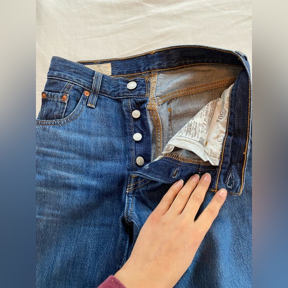 Cute Levi jeans - Picture 2 of 6
